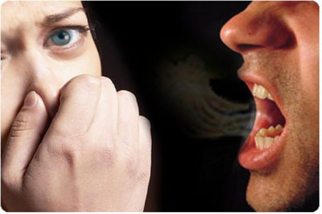 منہ کی بد بو سے نجات حاصل کرنے کے چند اہم نسخے