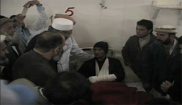 چارسدہ اسپتال: 9 زخمی زیر علاج، مختلف سیاسی رہنماؤں نے عیادت کی
