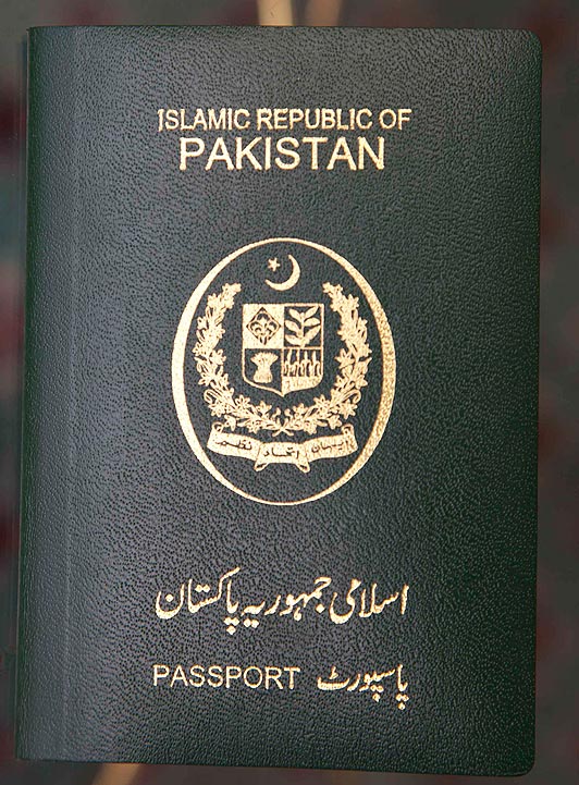 جعلی پاسپورٹ اور شناختی کارڈ بنانے پر پانچ پاکستانی گرفتار