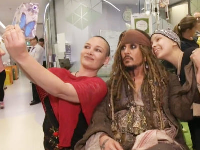 Johnny Depp Meet Children in Hospital