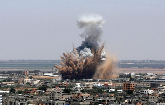 اسرائیلی فوج کی طرف سے غزہ کے مختلف مقامات پر 14 فضائی حملے