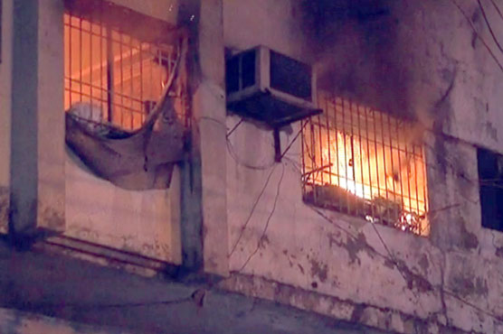 کراچی : پیپلز پارٹی کے رہنما سہیل انصاری کے فلیٹ میں آتشزدگی، سامان جل کر راکھ