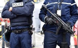 فرانس: گاڑی نے فوجیوں کو کچل ڈالا