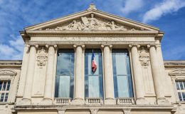 فرانس کی عدالت کا عورتوں سے زیادتی کے الزام میں گرفتار پروفیسر طارق رمضان کے طبی معائنے کا حکم