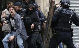 فرانس میں داعش کے شدت پسند کا سیاحوں پر چاقو سے حملہ، 1 شخص ہلاک اور 5 زخمی