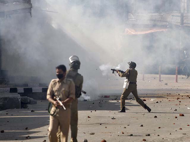 مقبوضہ کشمیر میں قابض بھارتی فورسز کی سوپور میں فائرنگ سے مزید 2 نوجوان شہید
