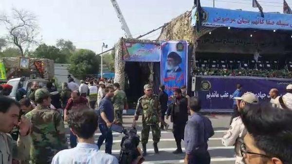 ایران : الاہواز میں فوجی پریڈ کے دوران حملہ، کئی افراد کے ہلاک اور زخمی ہونے کی اطلاعات