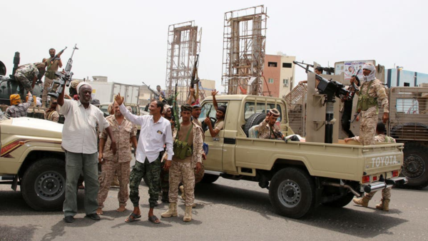 یمن کی جنوبی عبوری کونسل کا عدن میں قبضے میں لی گئی تنصیبات اور عمارتوں سے انخلا