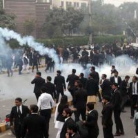 Lawyers Attack PIC In Lahore