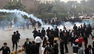  Lawyers Attack PIC In Lahore