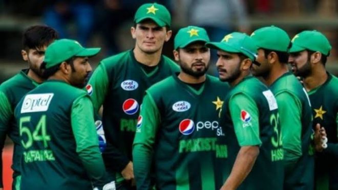 پاکستانی کرکٹ، ہاکی کے نقشِ قدم پر