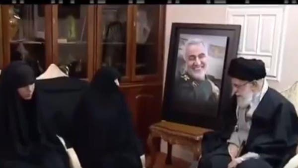 ایرانی رہبر کی اعلیٰ حکام کے ہمراہ قاسم سلیمانی کے اہل خانہ سے تعزیت