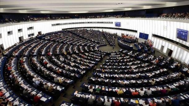 یورپی پارلیمان نے بریگزٹ معاہدہ بھاری اکثریت سے قبول کر لیا