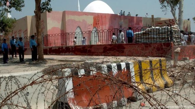 لال مسجد کشیدگی: کیا مسئلہ دو ارب روپے کا ہے؟