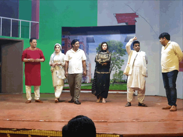 لاہور میں پانچ ماہ بعد تھیٹر کی رونقیں بحال ہو گئیں