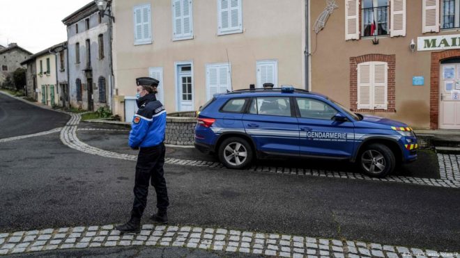 تین فرانسیسی پولیس اہلکار فائرنگ سے ہلاک