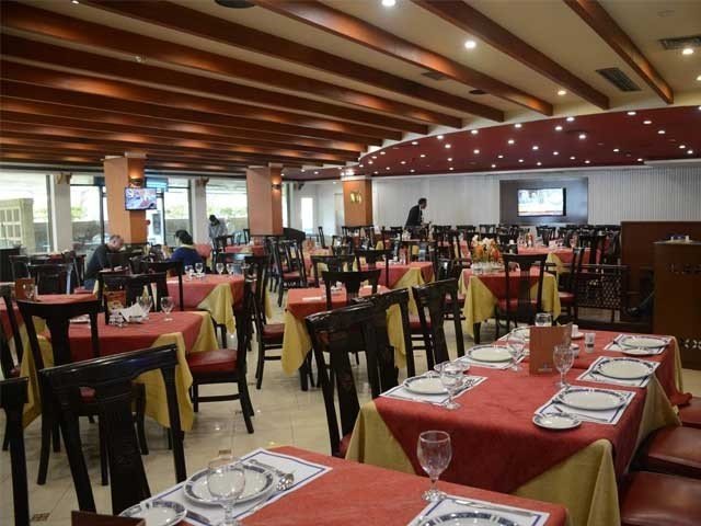 کورونا کے پھیلاؤ کو روکنے کیلیے اسلام آباد کے ہوٹلوں میں اِن ڈور کھانے پر پابندی