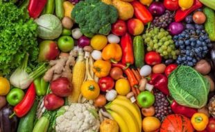 روزانہ دو مرتبہ پھل، تین مرتبہ سبزیاں کھائیے، بیماریاں بھگائیے!