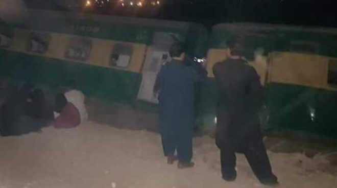 روہڑی اور پنوں عاقل کے درمیان کراچی ایکسپریس کو حادثہ، خاتون جاں بحق اور 40 زخمی