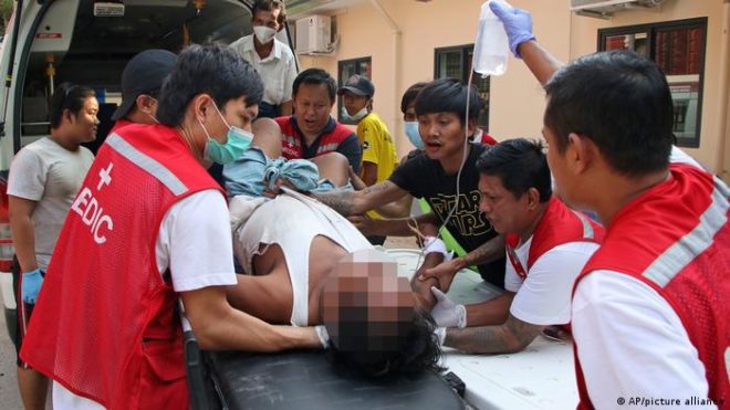 میانمار: آخری رسومات کے دوران فوج کی فائرنگ