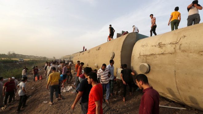 مصر میں ٹرین کا ایک اور خوف ناک حادثہ،16 افراد ہلاک،100 زخمی