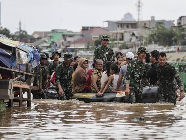 انڈونیشیا میں سیلاب اور لینڈ سلائیڈنگ سے 44 افراد ہلاک