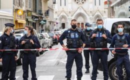 فرانس میں ایک شخص نے چاقو کے وار کر کے خاتون پولیس اہلکار کو قتل کر دیا