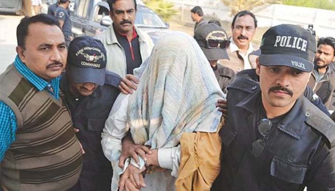 کراچی: پولیس اور رینجرز کی مشترکہ کارروائی میں انتہائی مطلوب ڈکیت گرفتار
