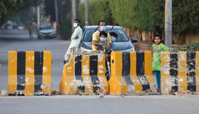 سندھ میں کورونا پابندیوں کا آغاز ، کراچی میں ایس او پیز نظر انداز