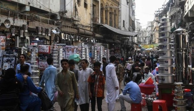 کراچی کے مختلف علاقوں میں کورونا سرٹیفکیٹ چیک کرنے کا فیصلہ