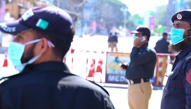 کراچی میں لاک ڈاؤن کا نفاذ، شہر کے مختلف مقامات پر پولیس کے ناکے
