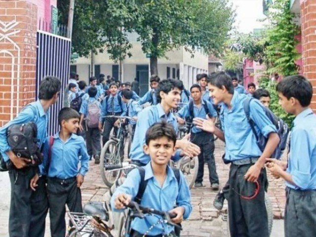 پنجاب بھر میں 2 اگست سے سرکاری و نجی اسکول کھولنے کیلیے ہدایات جاری