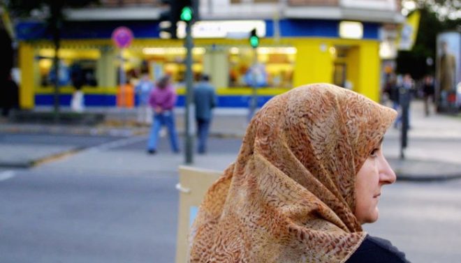 جرمنی میں مسلمان خاتون پر حملہ، زخمی حالت میں اسپتال منتقل