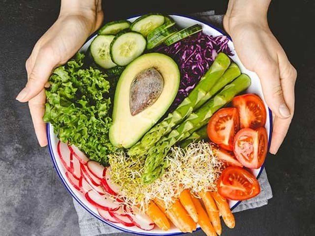 ادھیڑ عمر خواتین بھی سبزیاں کھا کر دل صحتمند رکھ سکتی ہیں