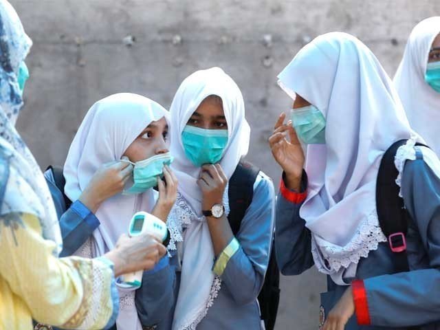 کورونا وائرس؛ پنجاب میں اسکولز بند کرنے کا فیصلہ