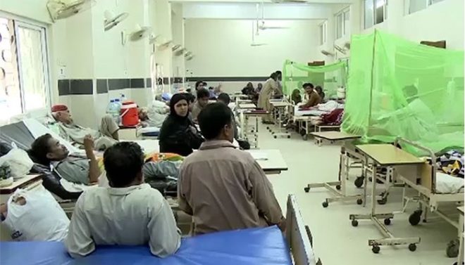 لاہور میں ڈینگی کیسز میں اضافہ، اسپتالوں میں جگہ کم پڑنے لگی