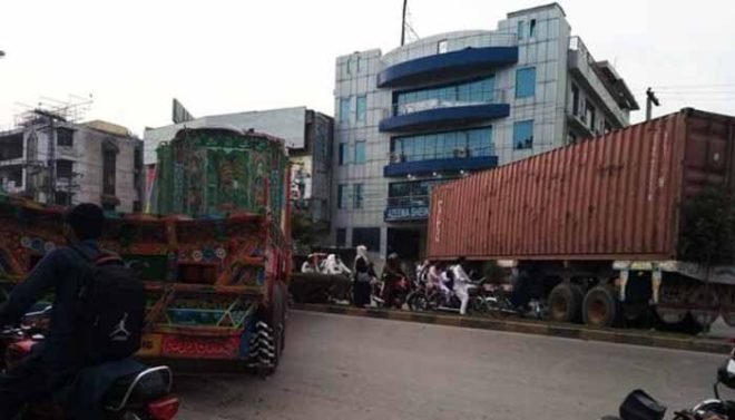 لاہور میں کونسی کونسی سڑکیں بند ہیں؟ پولیس کا الرٹ جاری