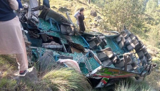 آزاد کشمیر میں مسافر کوچ کو حادثہ، جاں بحق افراد کی تعداد 23 ہو گئی