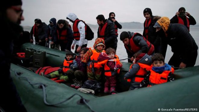 انگلش چینل میں مہاجرین کی ہلاکتوں کے بعد فضائی نگرانی کا فیصلہ