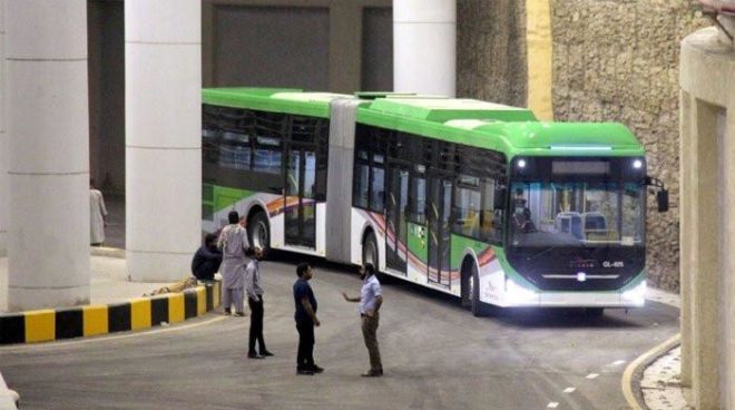 کراچی والوں کیلئے گرین لائن بس چل گئی، ٹکٹ کی قیمت کیا ہے؟