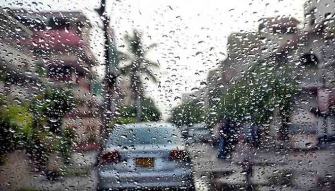 کراچی کے مختلف علاقوں میں بارش، موسم خوشگوار