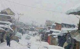 گلگت بلتستان میں شدید برفباری کے باعث شہری گھروں میں محصور