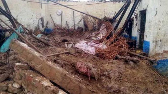 گلگت اور کے پی میں شدید برفباری، دیر بالا میں مکان کی چھت گرنے سے 5 افراد جاں بحق