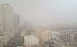 کراچی دوسرے روز بھی گرد و غبار کے طوفان کی لپیٹ میں، معمولات زندگی متاثر