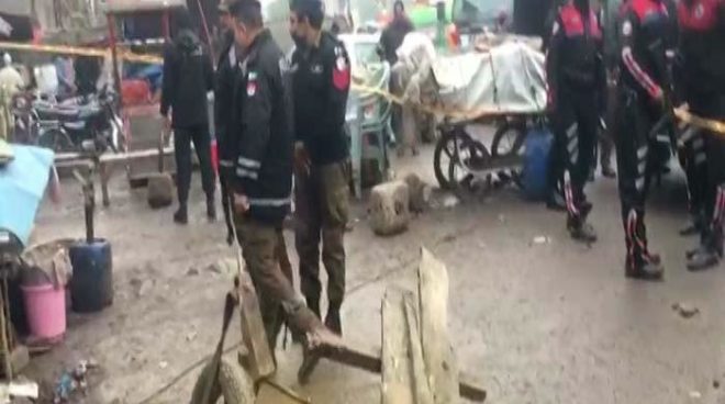 لاہور: لوہاری گیٹ کے قریب دھماکا، بچے سمیت 2 افراد جاں بحق، 26 زخمی