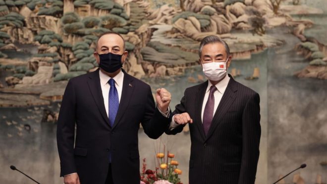 ترکی: چاوش اولو چین کے دورے پر، چینی ہم منصب کے ساتھ ملاقات