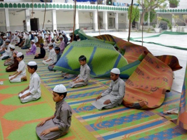 بھارت میں مسلمانوں کو نماز کی ادائیگی سے روکنے کا ایک اور واقعہ