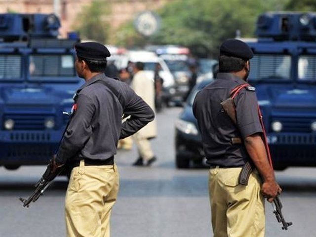 کراچی میں فائرنگ سے ایس ایچ او سمیت 3 اہلکار زخمی، ملزم پولیس مقابلے میں ہلاک