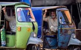 پشاور میں تین پہیوں والی گاڑیوں کی تیاری و فروخت پر پابندی عائد