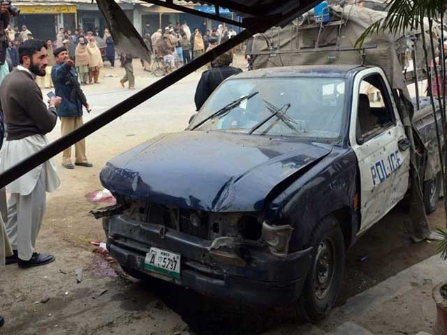 ٹانک میں پولیس کی گاڑی کے قریب ریموٹ کنٹرول دھماکا